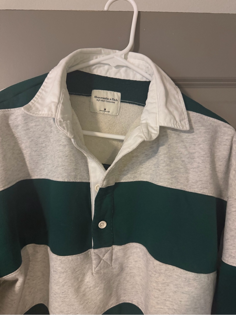 Abercrombie and Fitch sweatshirt Medium - Picture 2 of 7